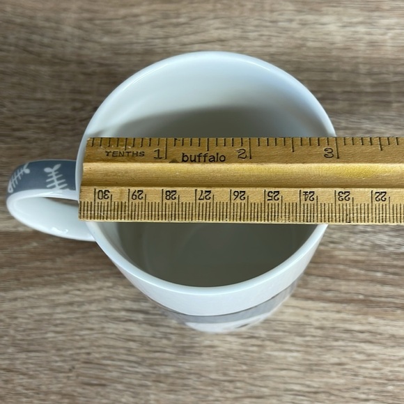 Bottoms Up Gray and White Cat Mug 10oz - Picture 8 of 9